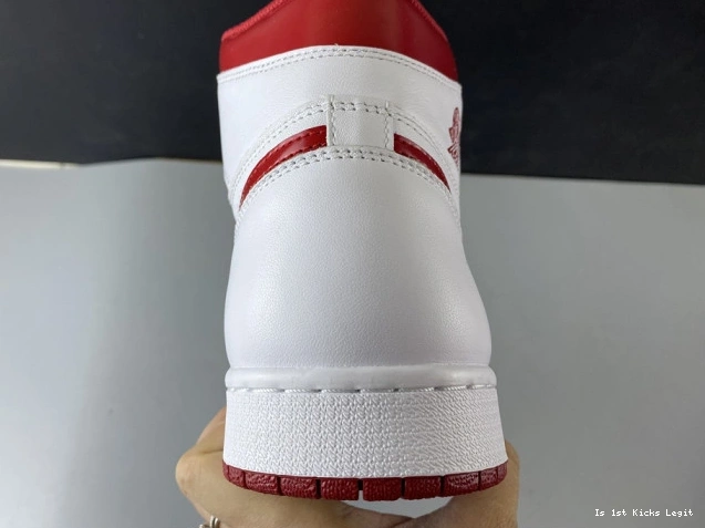 Retro Air Metallic (2017) Jordan 1 555088-103 Red 0626